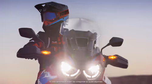 Africa Twin MT Faróis e assinatura de LED