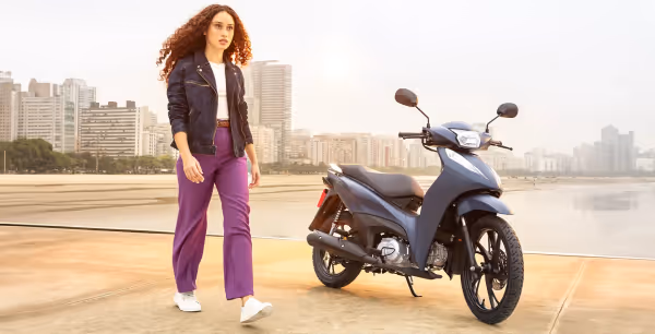 Honda Biz 125 detalhe lateral