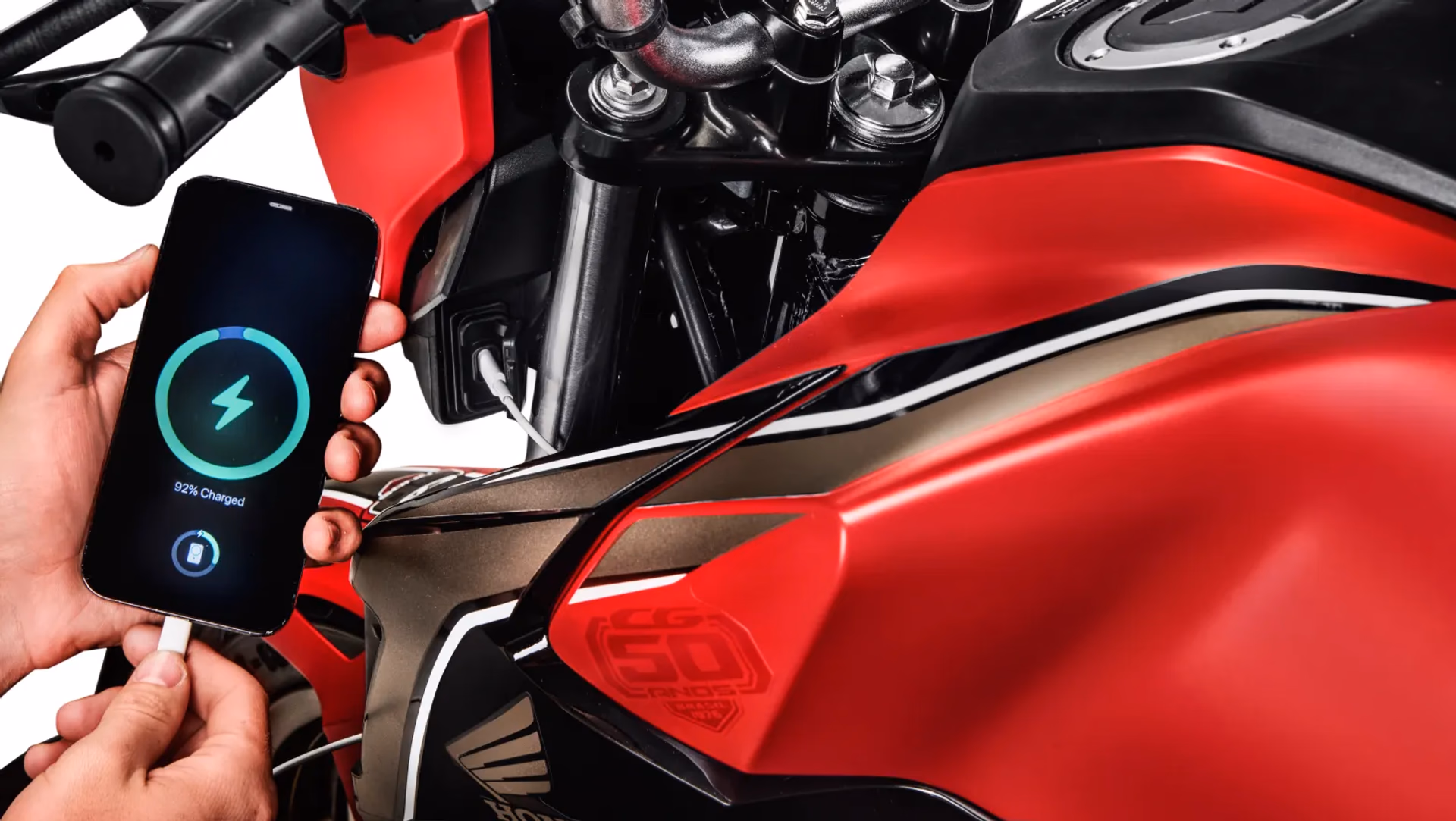 Moto Honda Nova Titan Edição Comemorativa de 50 Anos Carregador USB-C - 10 de 13