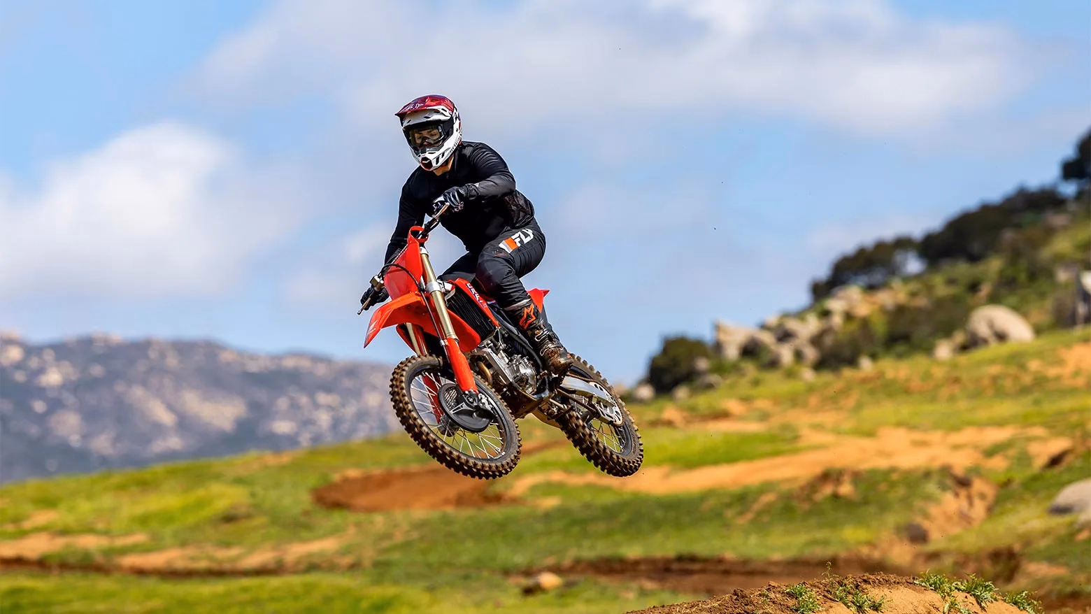 CRF 250R em ação em pista de competição - 3 de 7
