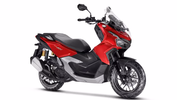 Honda ADV vermelha vista lateral dianteira direita
